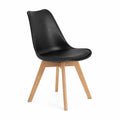 Sedia in plastica nera con gambe in legno di faggio